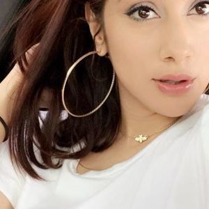 Meet your Posher, Gina